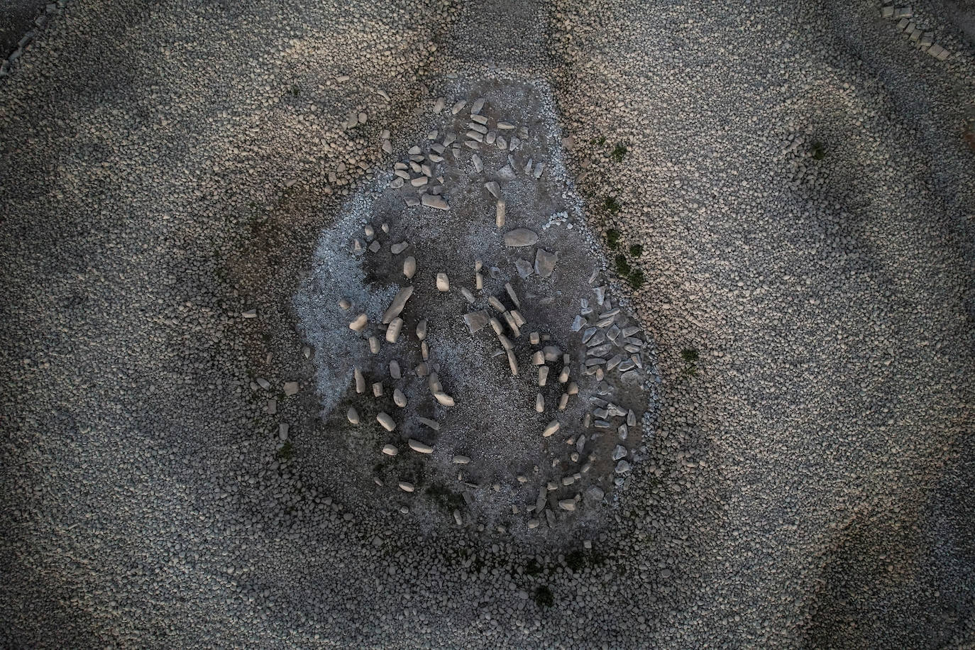 5.- La sequía saca a la luz el Dolmen de Guadalperal, el enigmático 'Stonehenge español'