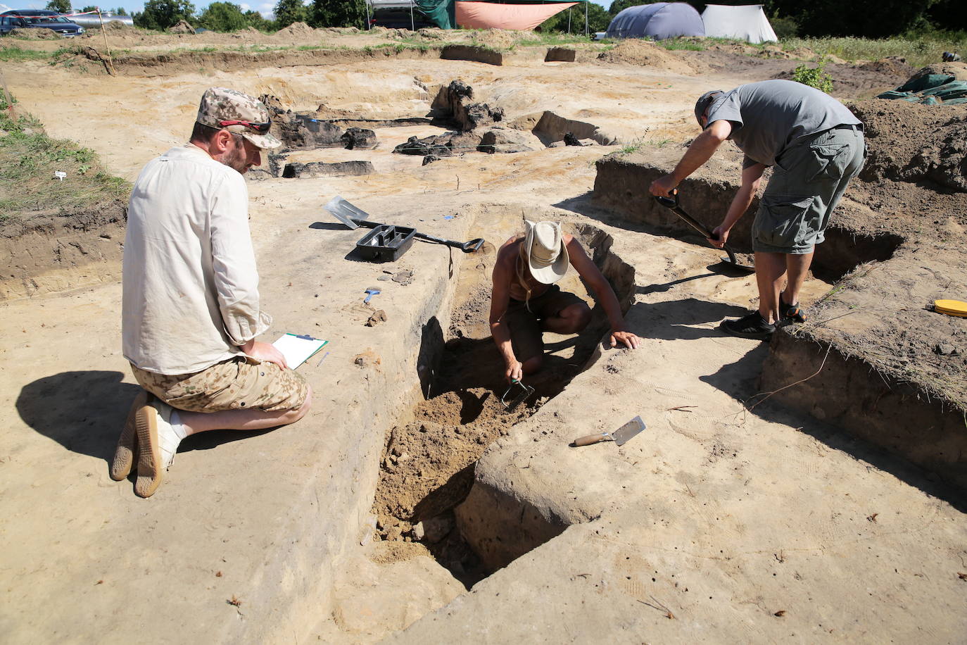 9.- Esqueletos y vasijas salen a la luz en el norte de Polonia. La antigua ciudad de Alt Wartenburg estaba ubicada entre el lago Wadag y el río Orzechowka, a unos cinco kilómetros de Barczewo. Probablemente estuvo habitada por colonos de Silesia.