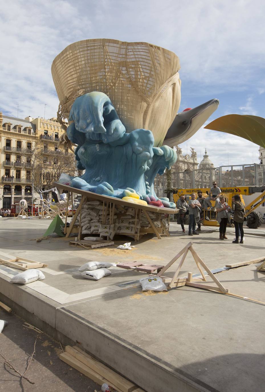 Así se monta la falla municipal de Valencia 2023