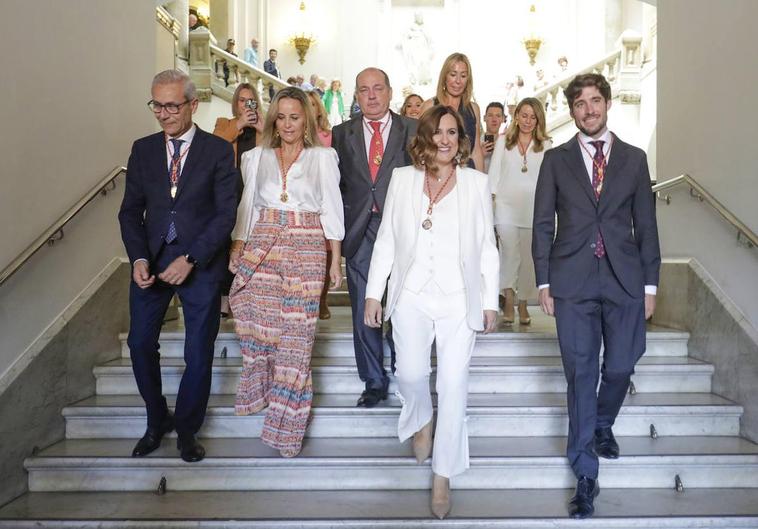 María José Catalá, con parte de su equipo.