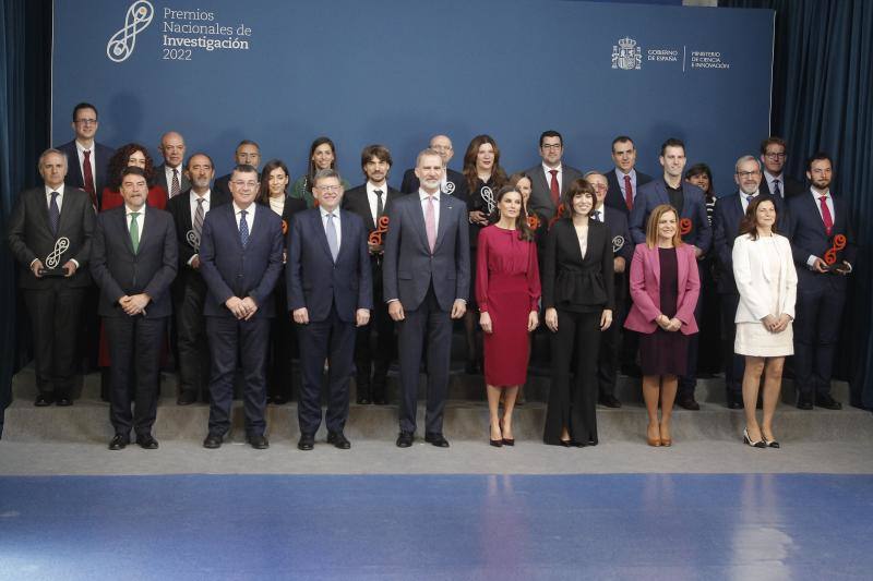 El favorecedor look rosa de la reina Letizia en Alicante