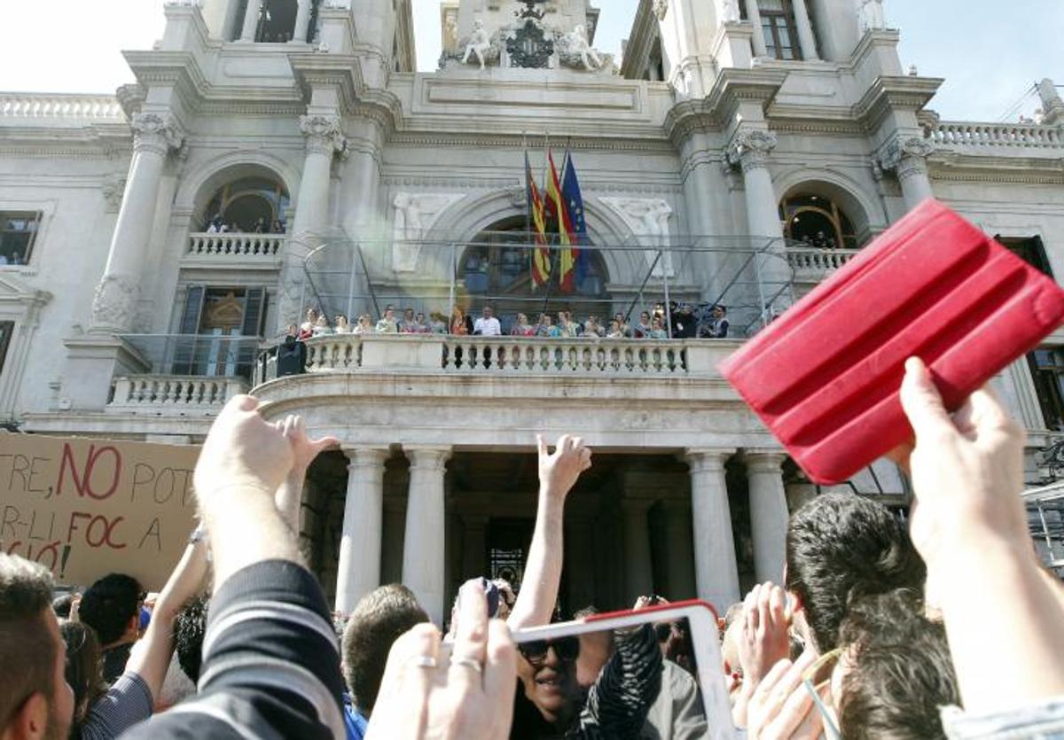 Imagen de archivo del balcón, en una mascletà.