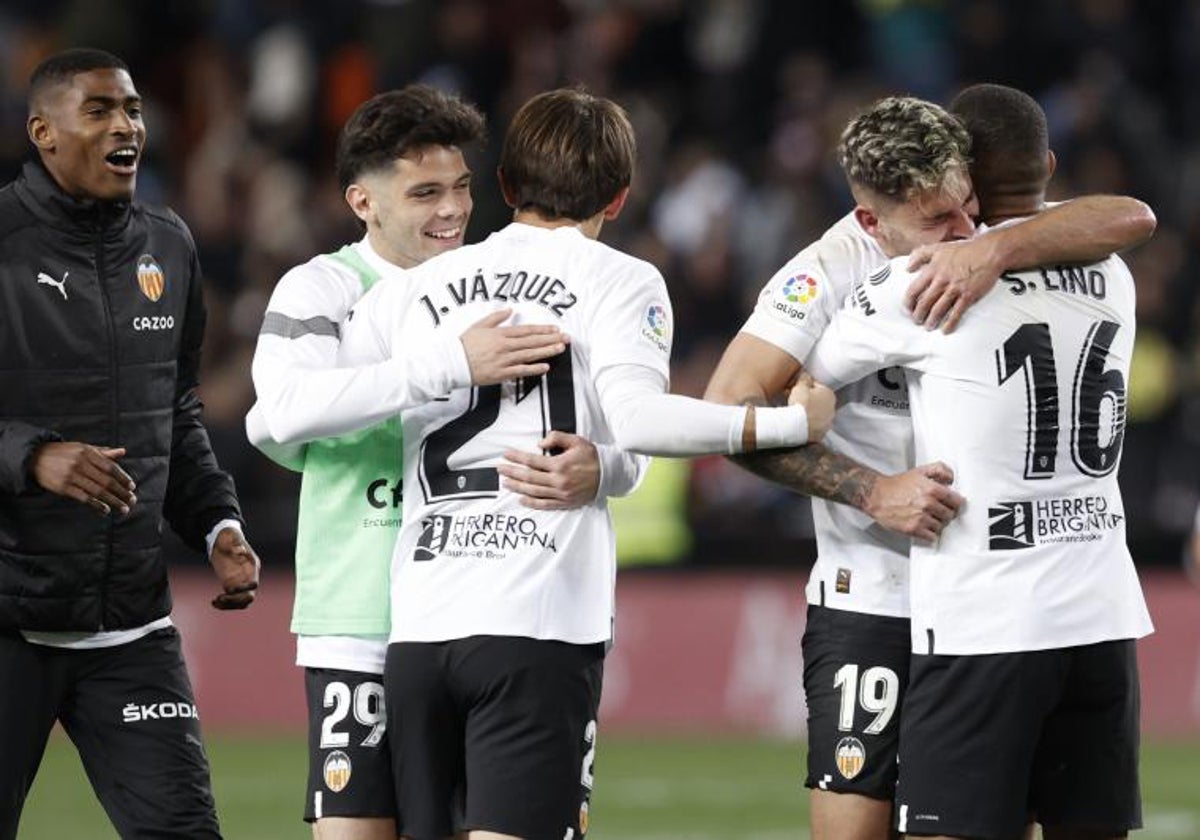 La publicidad de Herrero Brigantina está en la parte dorsal de la camiseta del Valencia.