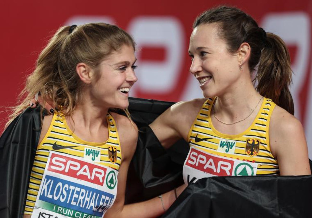 Klosterhalfen, a la izquierda, celebra la planta junto a su compañera Klein, que fue oro.