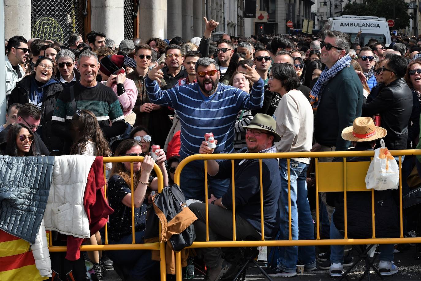 Búscate en la mascletà del domingo 5 de marzo