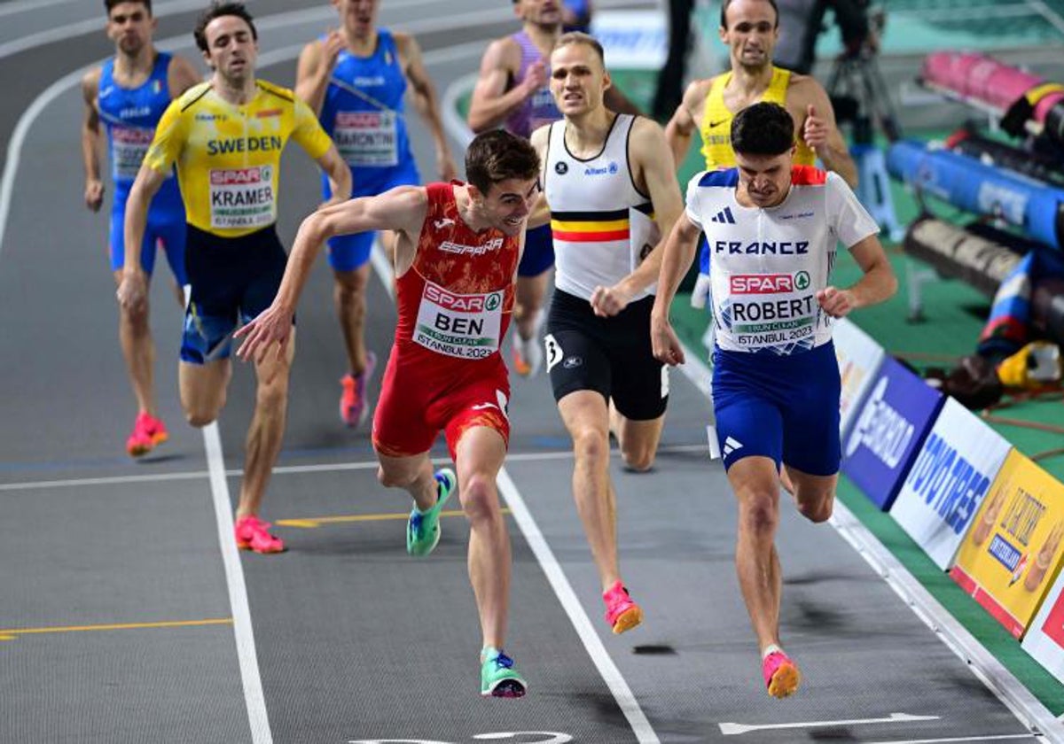 Adrián Ben se estira para conseguir el oro en 800.