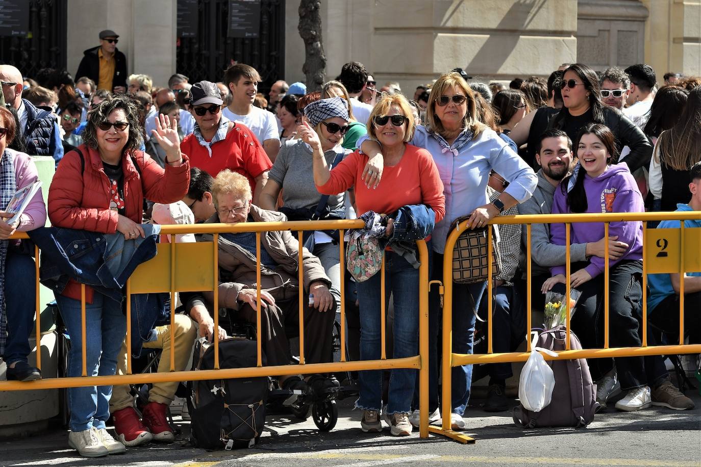 Búscate en la mascletà del 8 de marzo