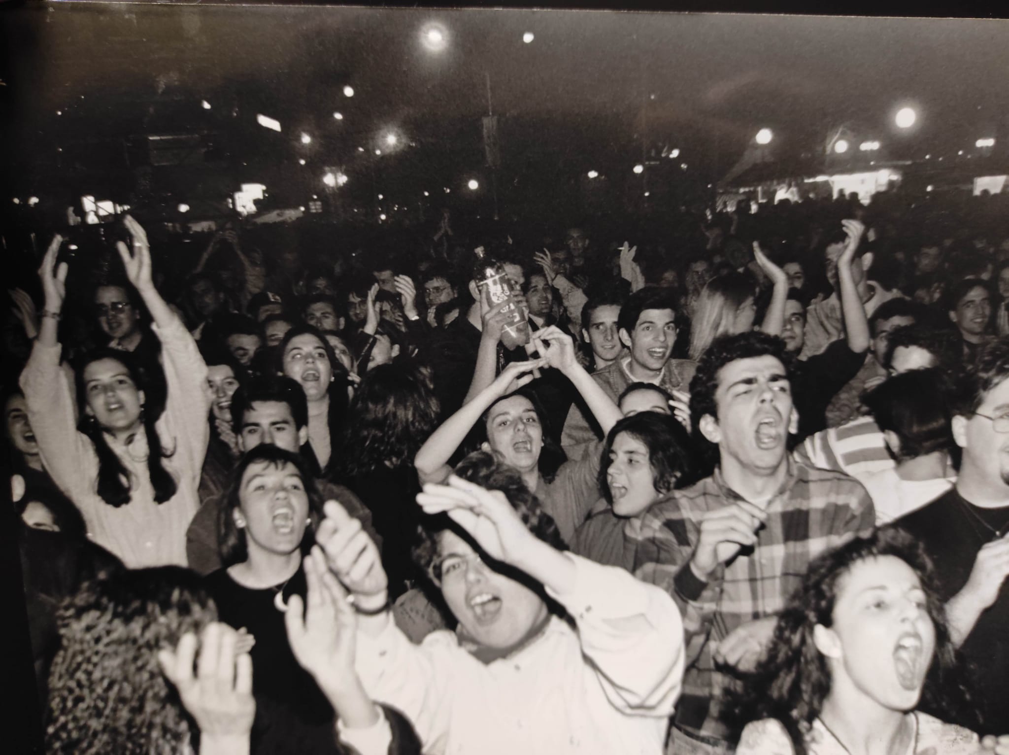 Los Conciertos de Fallas de los años 90 en Valencia: de la Alameda a la plaza del Ayuntamiento