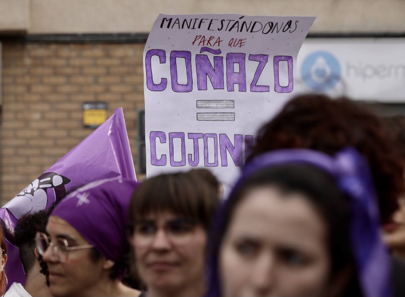 Las calles de Valencia se llenan con la manifestación del 8-M