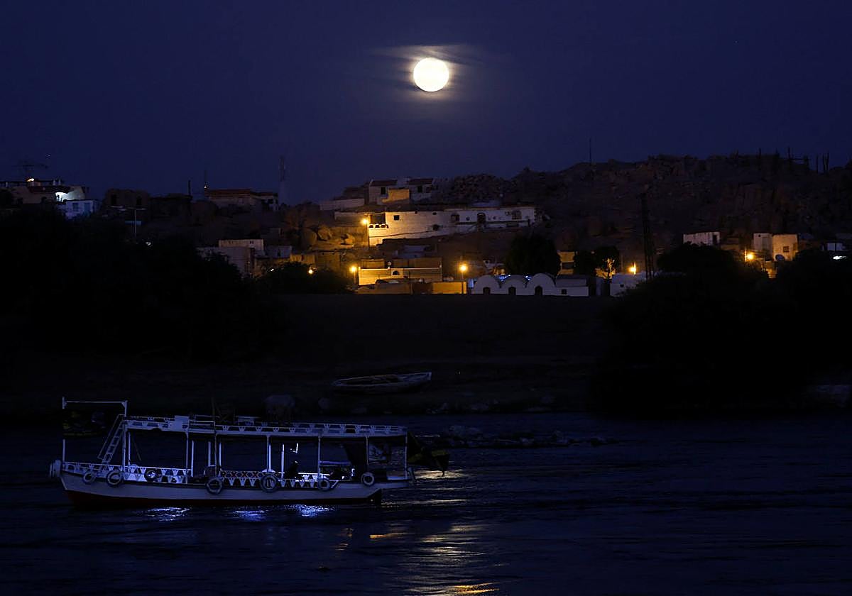 La &#039;superluna&#039; vista desde diferentes ciudades del mundo