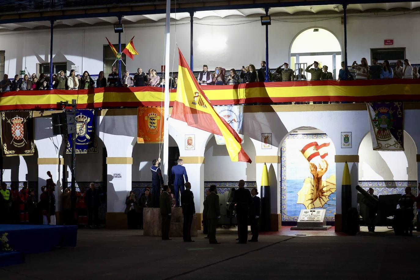 Homenaje de las Fuerzas Armadas a las falleras mayores de Valencia 2023