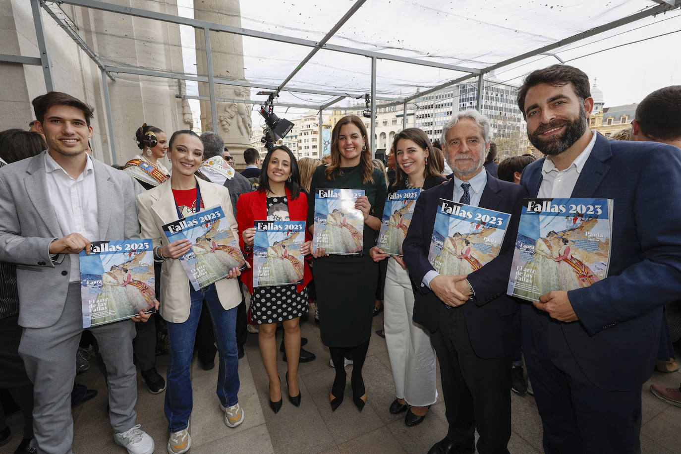 La Revista de Fallas de LAS PROVINCIAS se presenta en el balcón