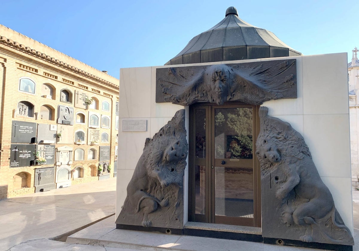 Panteón de Ángel Cristo en el Cementerio General de Valencia.