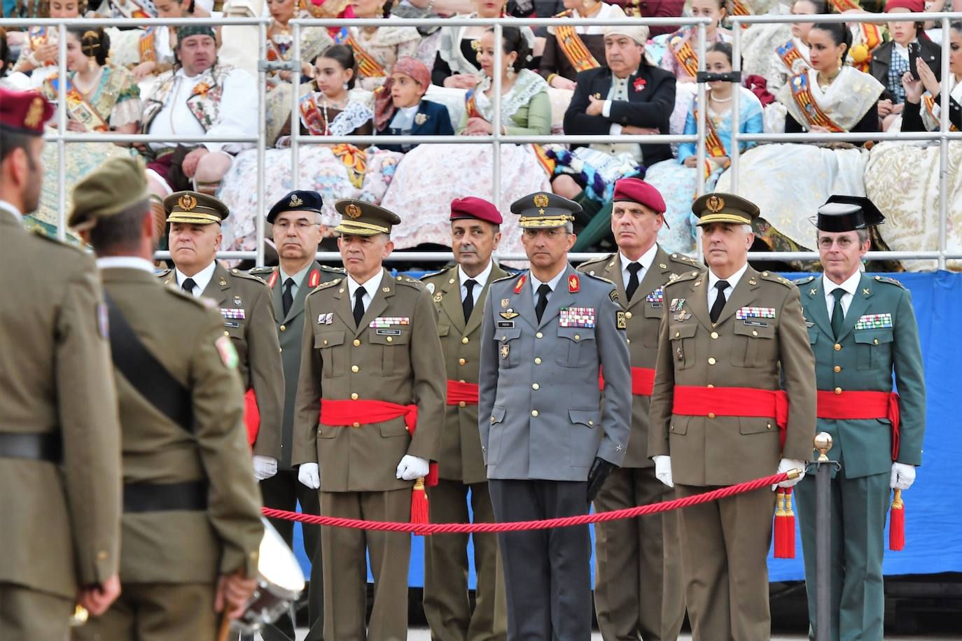 Homenaje de las Fuerzas Armadas a las falleras mayores de Valencia 2023