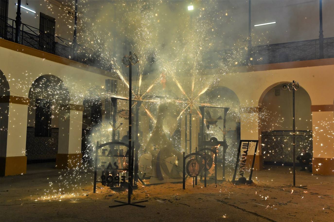 Homenaje de las Fuerzas Armadas a las falleras mayores de Valencia 2023