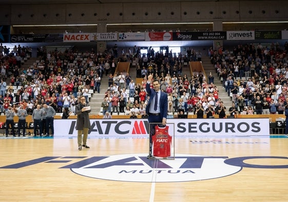 San Emeterio, durante su emotivo homenaje por sorpresa en Girona.