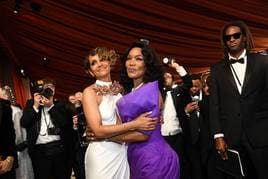 Angela Bassett posa en la gala de los Oscar