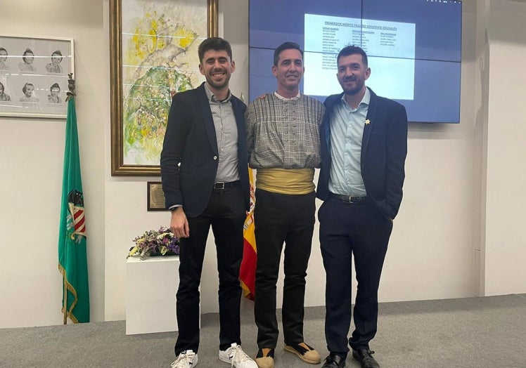 El presidente de Convento, Francisco Segura, con Iván Tortajada (i) y con José Gallego.