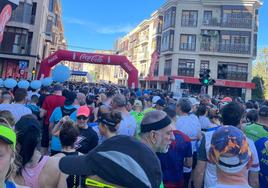 Salida de la Media Maratón de Elche 2023.