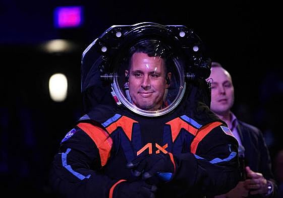 Así son los trajes con los que la NASA volverá a la Luna