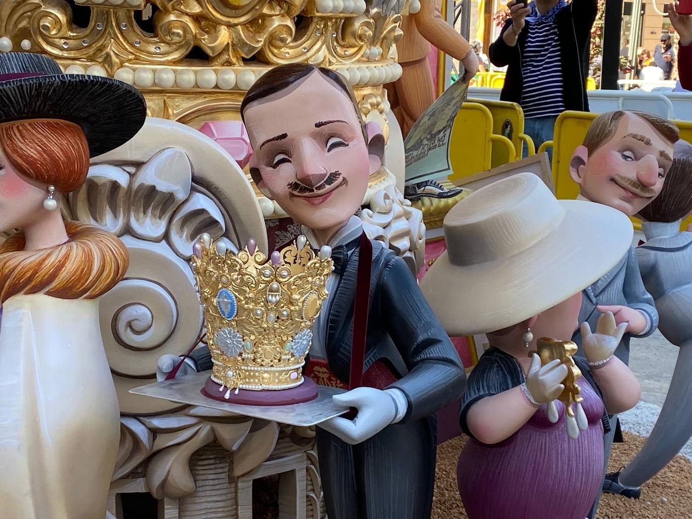 Falla infantil de la Plaza de la Reina dedicada al centenario de la Virgen de los Desamparados