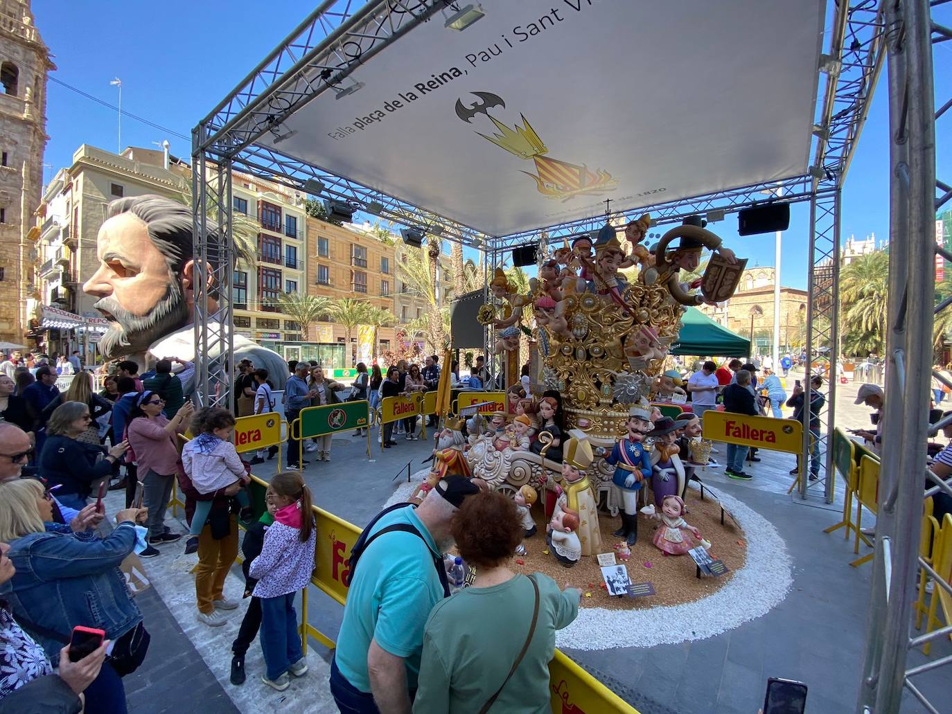 Falla infantil de la Plaza de la Reina dedicada al centenario de la Virgen de los Desamparados