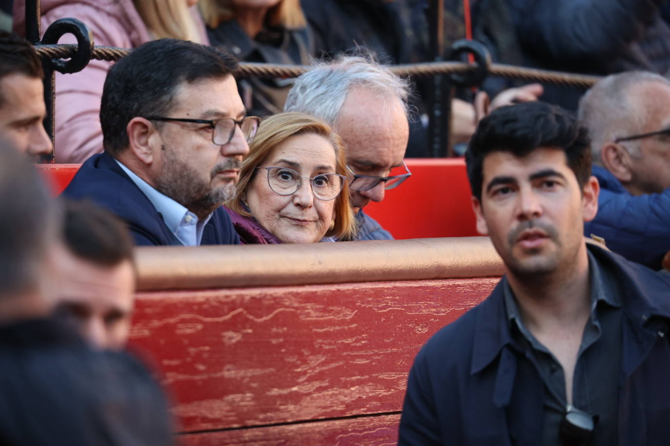 Estos son los rostros conocidos en los toros Colorín de Fallas