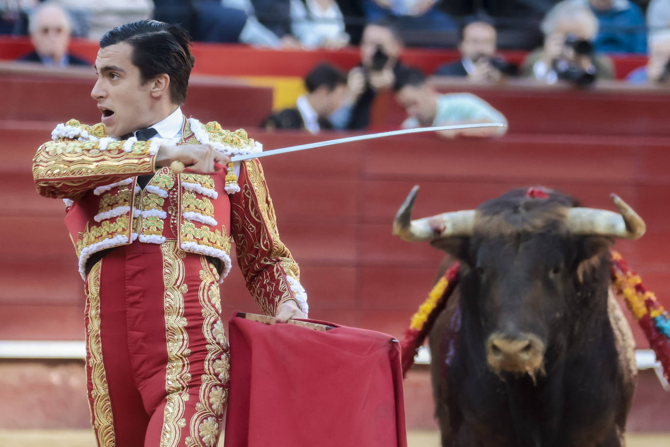 Así fue la corrida de toros de la Feria de Fallas 2023 del 15 de marzo: Paco Ureña, Ángel Téllez y Francisco de Manuel