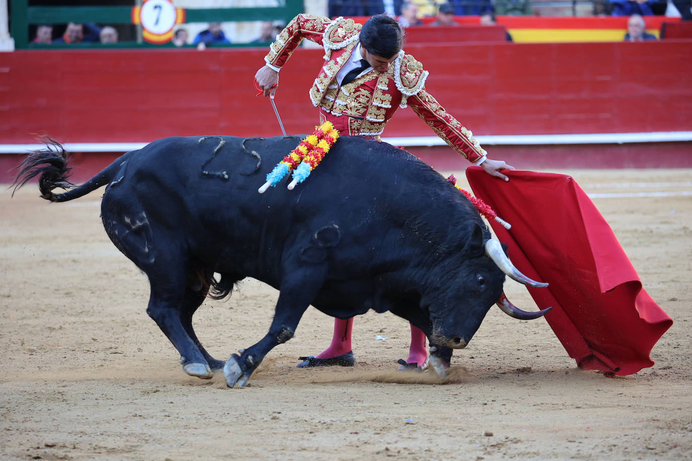 Así fue la corrida de toros de la Feria de Fallas 2023 del 15 de marzo: Paco Ureña, Ángel Téllez y Francisco de Manuel