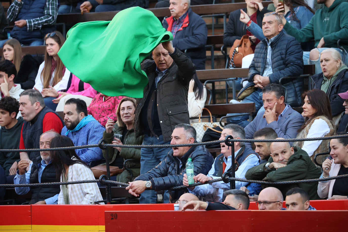 Así fue la corrida de toros de la Feria de Fallas 2023 del 15 de marzo: Paco Ureña, Ángel Téllez y Francisco de Manuel