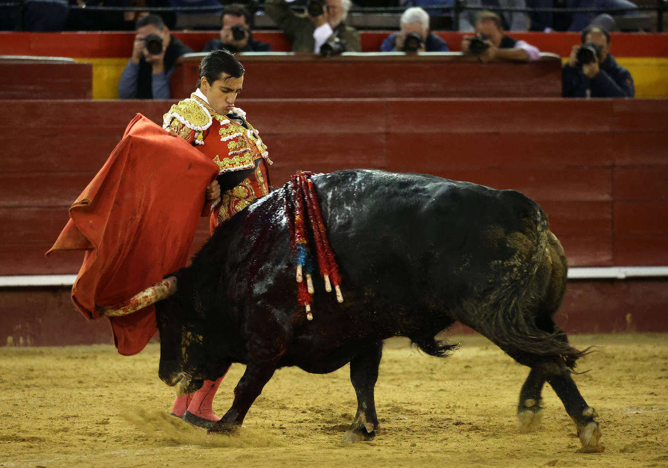 Así fue la corrida de toros de la Feria de Fallas 2023 del 15 de marzo: Paco Ureña, Ángel Téllez y Francisco de Manuel