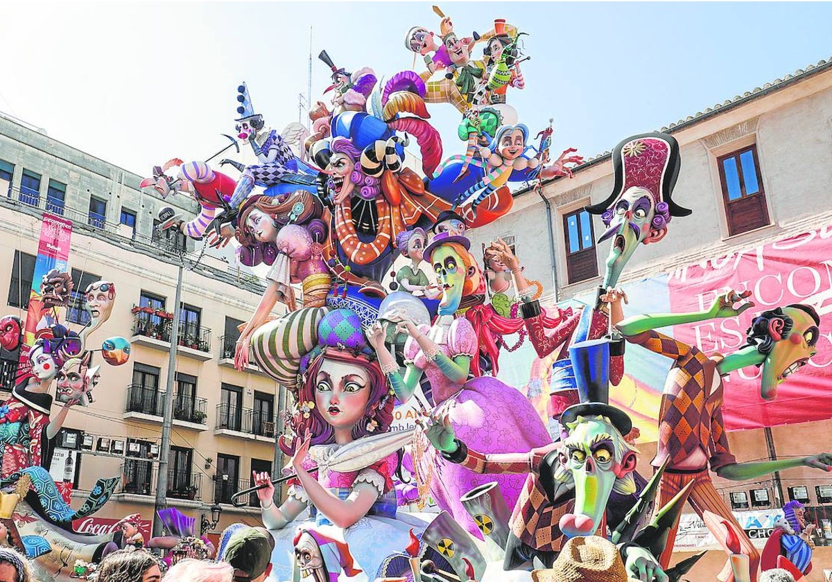 La falla de la plaza del Pilar, este jueves.