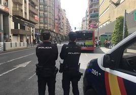 Agentes de la Policía Nacional en Valencia.