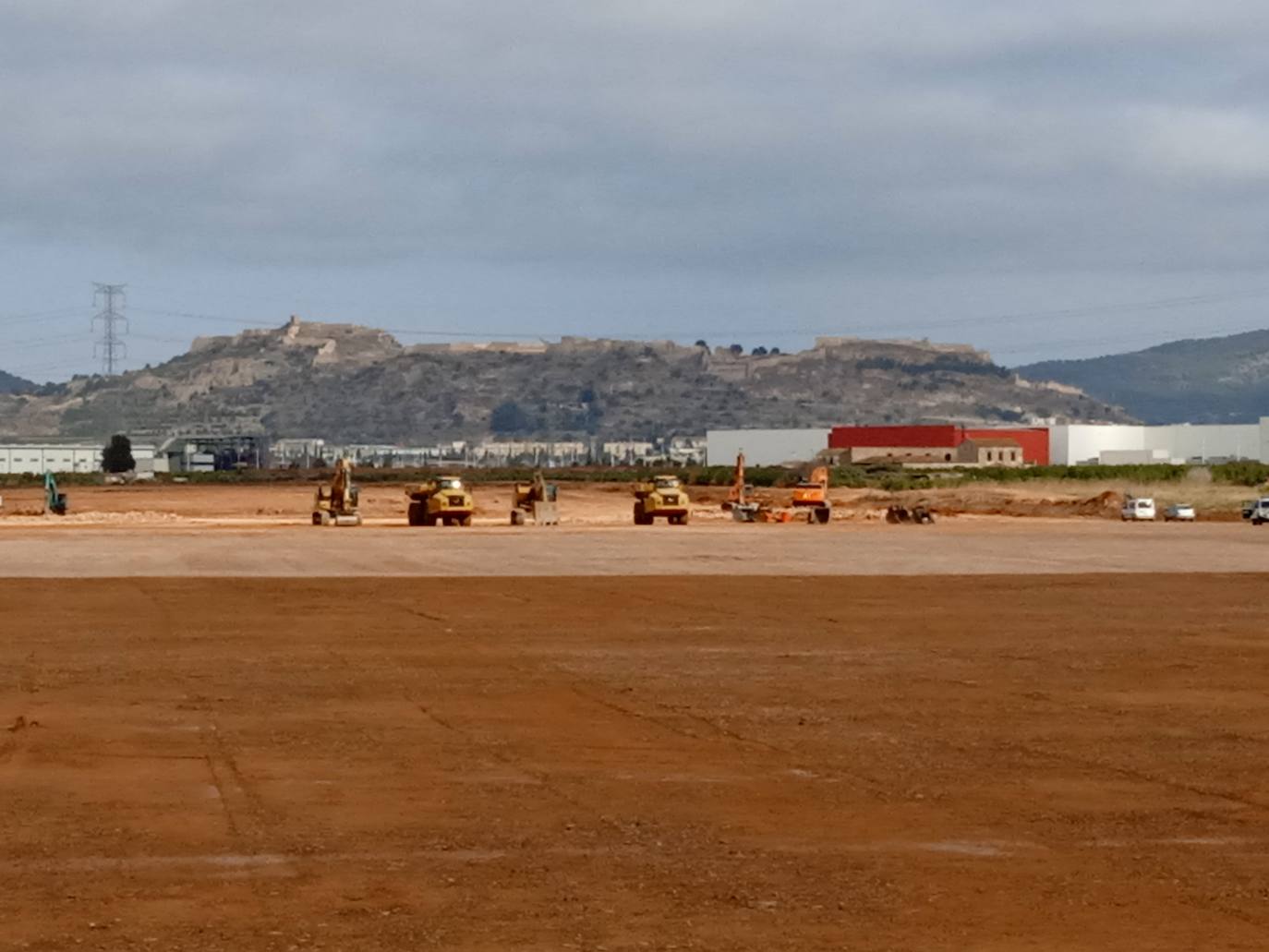 Felipe VI y Pedro Sánchez presiden el inicio de la construcción de la gigafactoría de Volkswagen en Sagunto