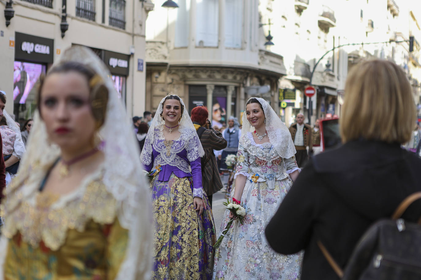 Búscate en la Ofrenda de las Fallas 2023: viernes 17 de marzo