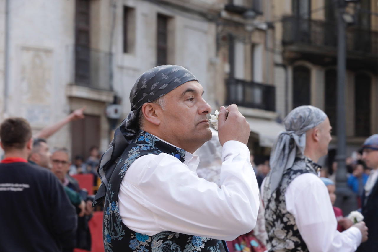 Búscate en la Ofrenda de las Fallas 2023: viernes 17 de marzo