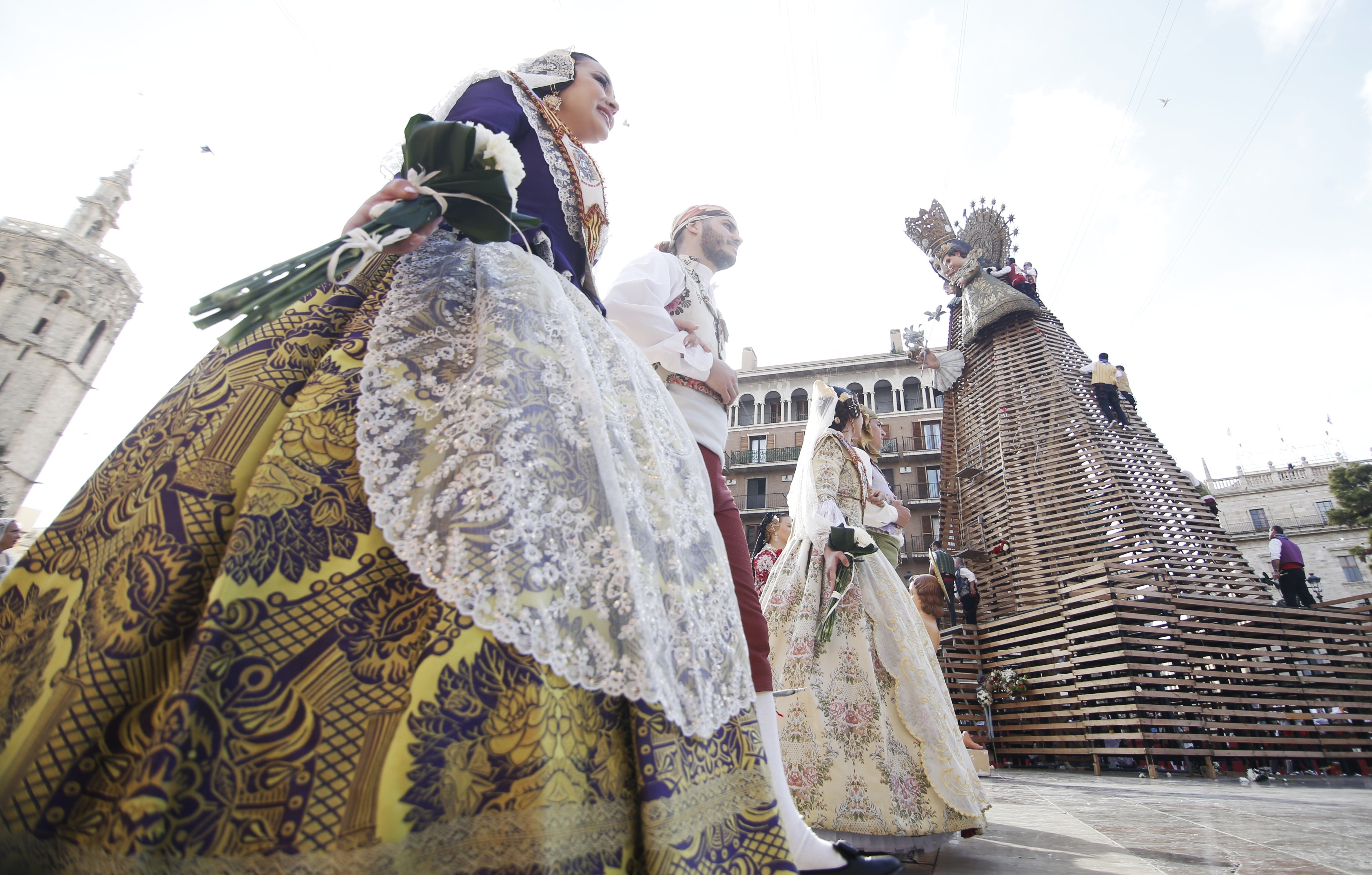 Búscate en la Ofrenda de las Fallas 2023: viernes 17 de marzo