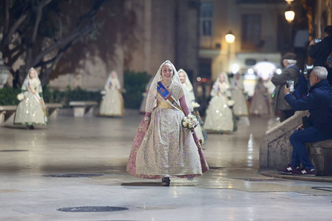 Búscate en la Ofrenda de las Fallas 2023: viernes 17 de marzo