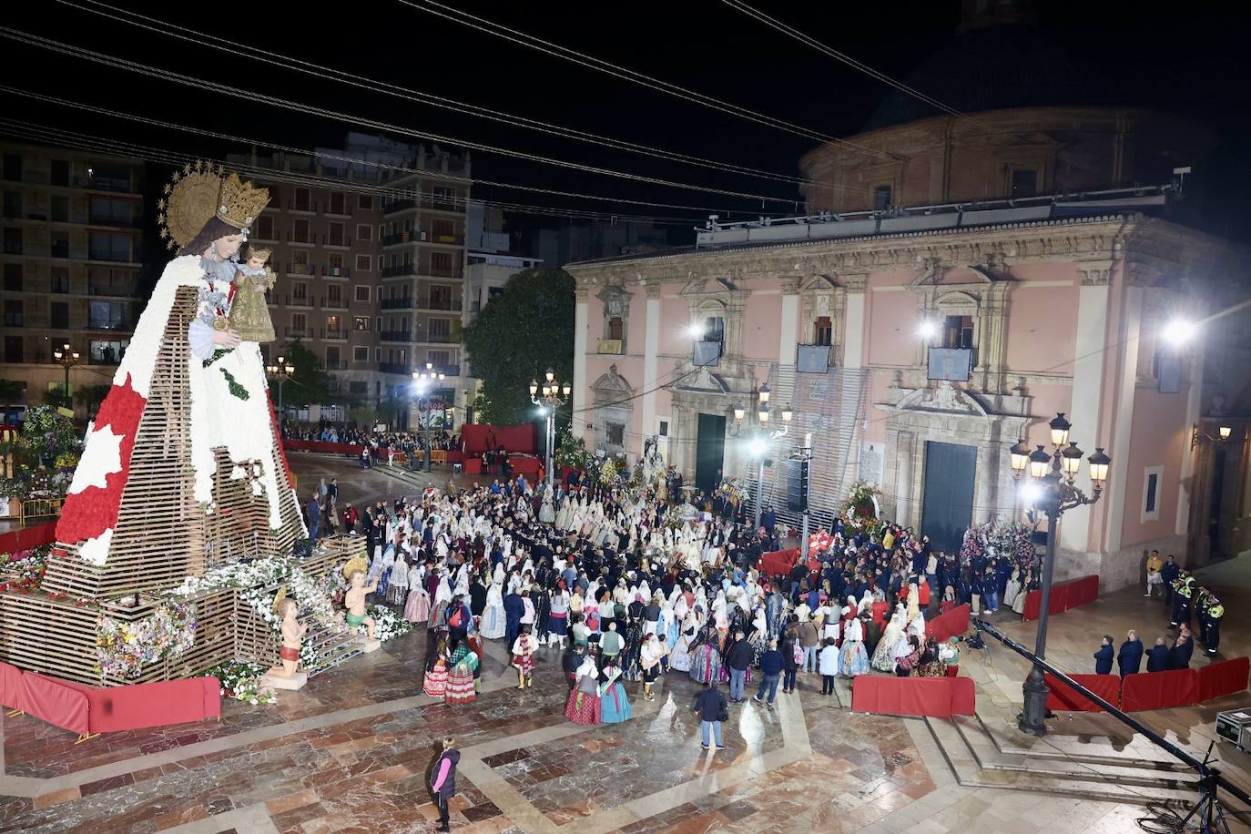 Búscate en la Ofrenda de las Fallas 2023: viernes 17 de marzo