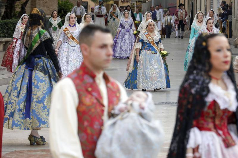 Búscate en la Ofrenda de las Fallas 2023: viernes 17 de marzo