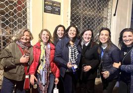 Ana Olmos, Sole Giménez, Cuchita y Bego Lluch, Olga Adelantado, María Senent y Teresa Badía.