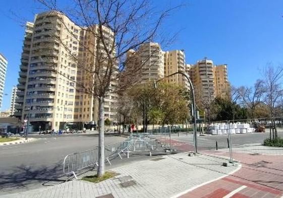 Vallas instaladas en la zona de Alameda y avenida de Francia.