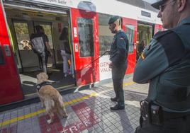 Agentes de la Guardia Civil en Valencia