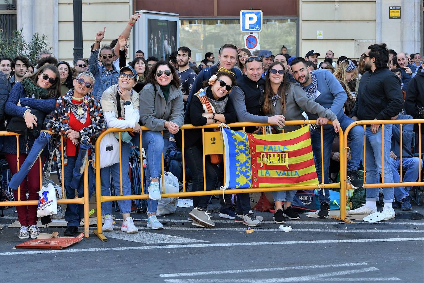 Búscate en la mascletà del 19 de marzo