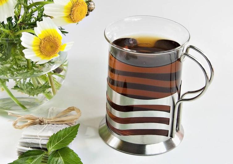 las infusiones naturales son muy efectivas para acabar con la retención de líquidos.