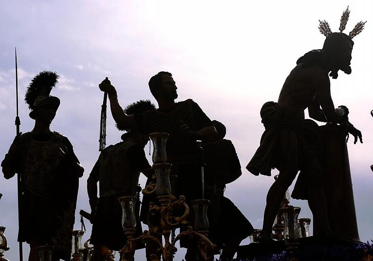 Procesiones del Jueves Santo en la Semana Santa de Sevilla: itinerarios ...