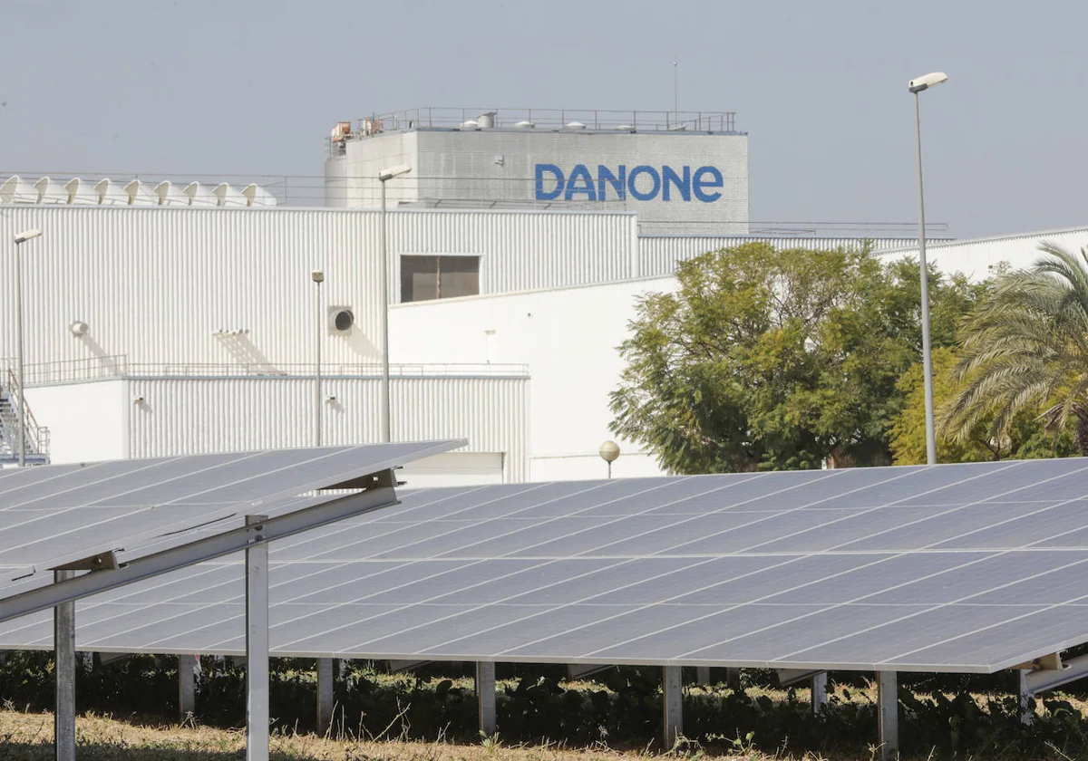La nueva instalación solar de la planta de Danone en Aldaia.