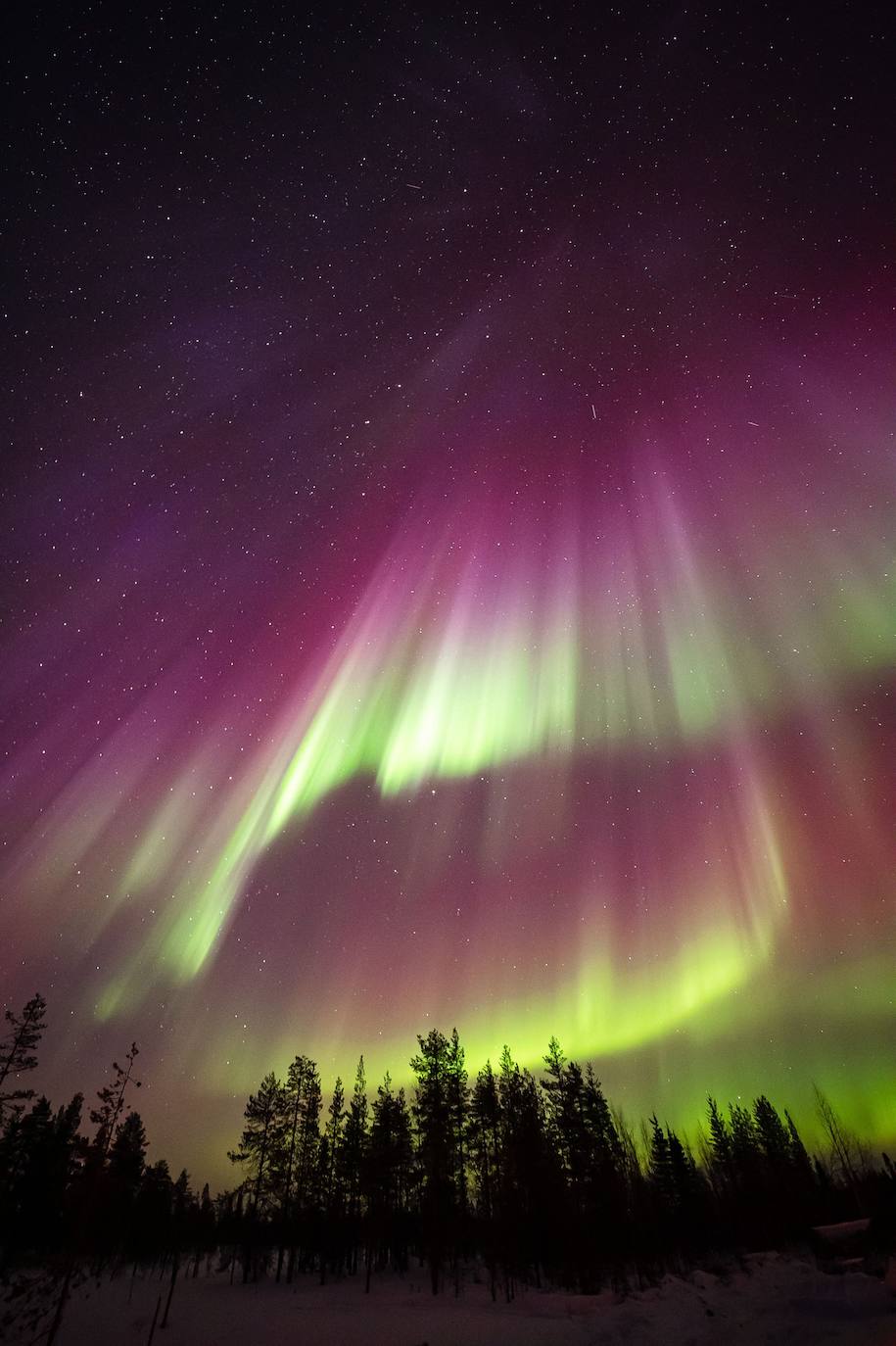 Las espectaculares auroras boreales que ha dejado una fuerte tormenta solar en Finlandia
