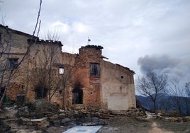 Una de las casas quemadas en la aldea La García en el municipio de San Agustín.