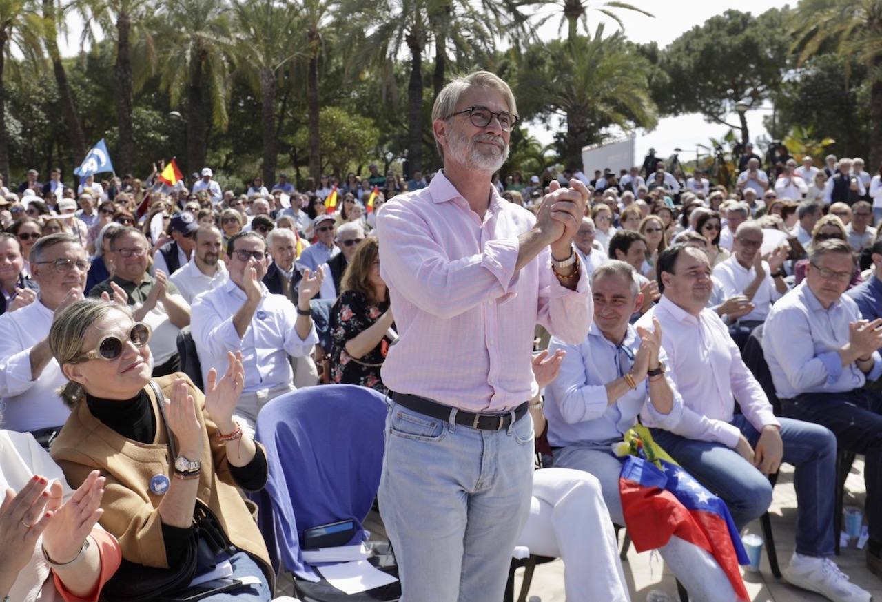 Ayuso participa en un mitin del PP en Valencia